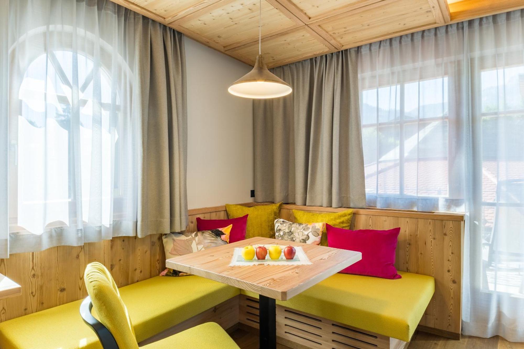 Mirabell Dolomites Hotel - Luxury Ayurveda & Spa Olang 外观 照片