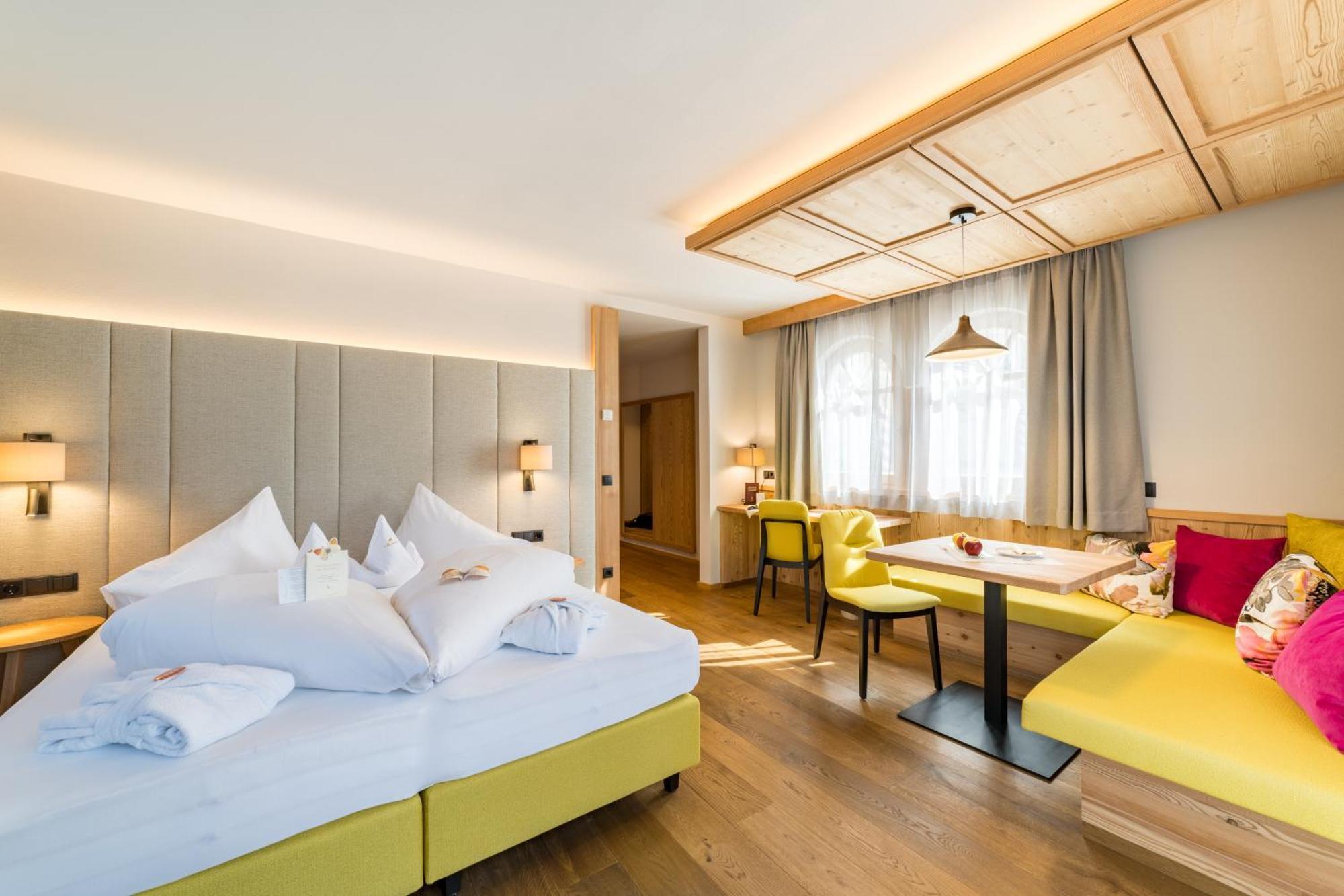 Mirabell Dolomites Hotel - Luxury Ayurveda & Spa Olang 外观 照片