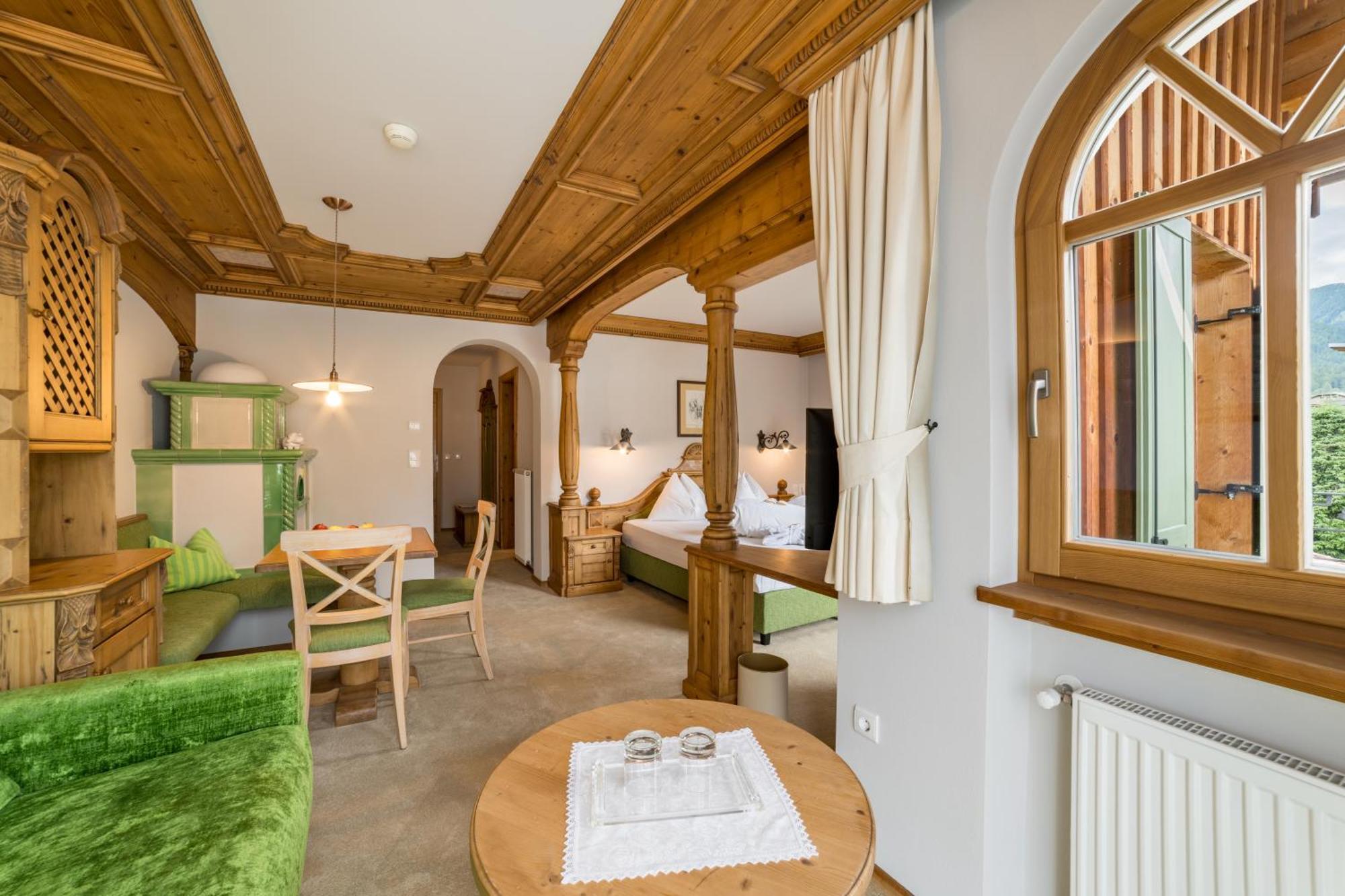 Mirabell Dolomites Hotel - Luxury Ayurveda & Spa Olang 外观 照片