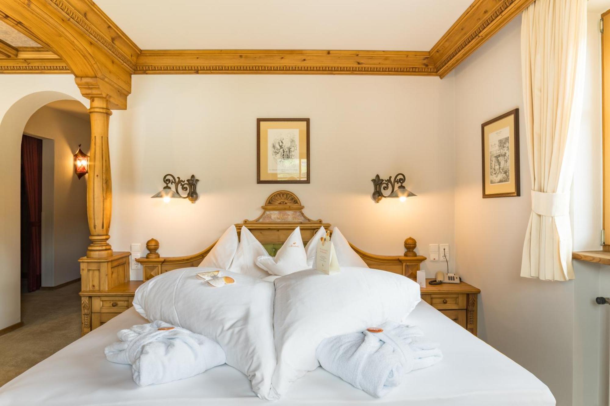 Mirabell Dolomites Hotel - Luxury Ayurveda & Spa Olang 外观 照片