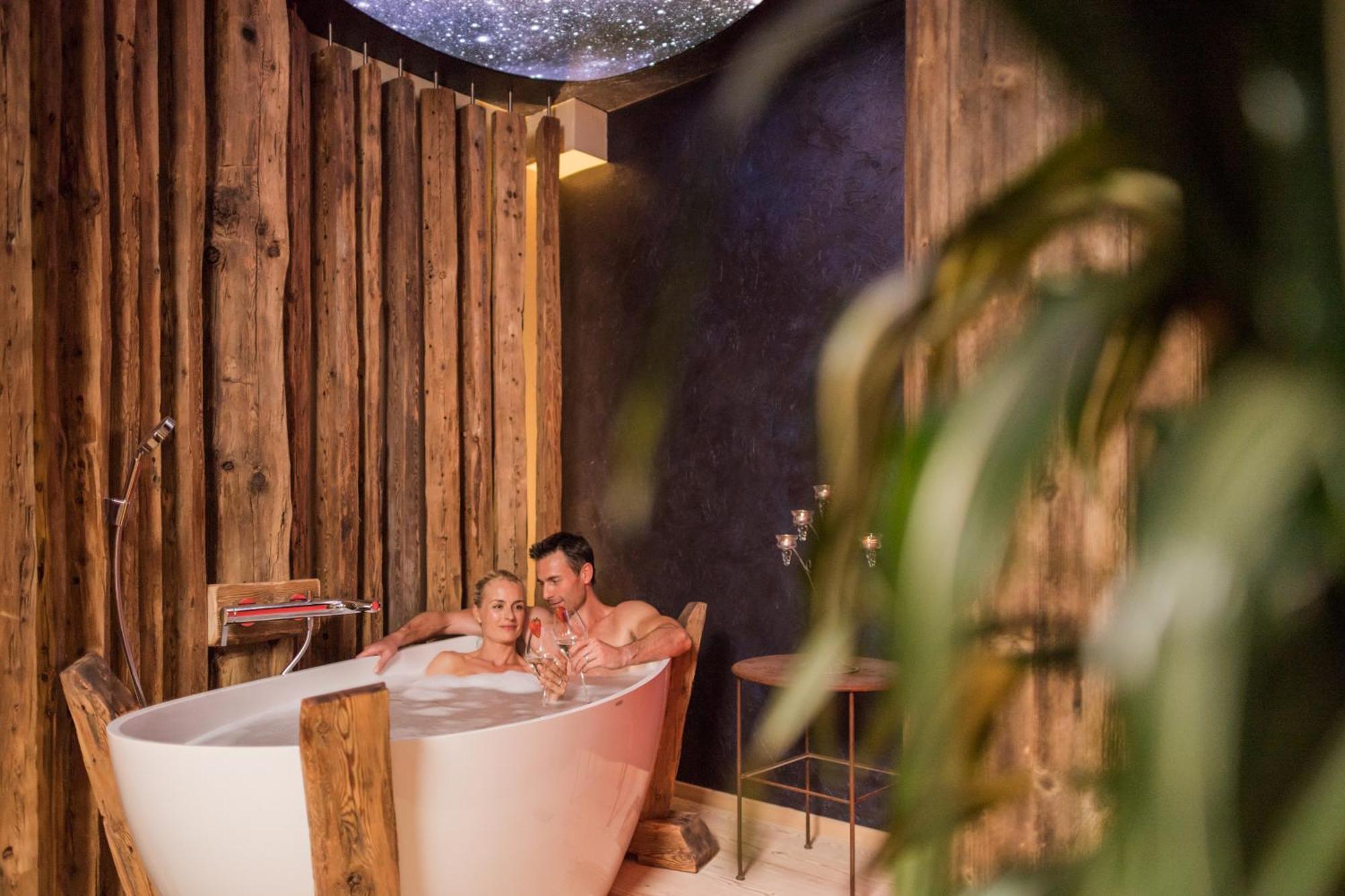 Mirabell Dolomites Hotel - Luxury Ayurveda & Spa Olang 外观 照片