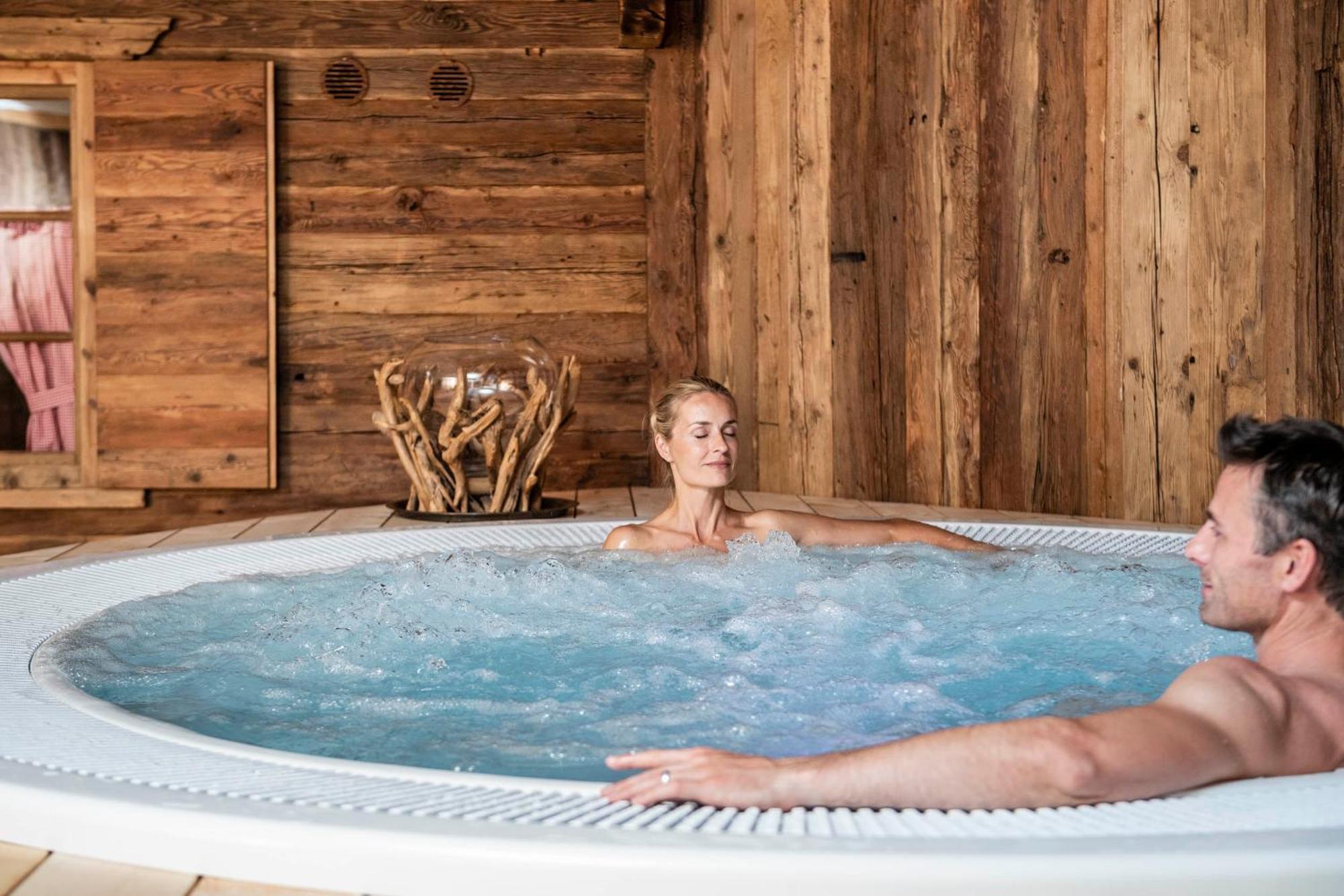 Mirabell Dolomites Hotel - Luxury Ayurveda & Spa Olang 外观 照片