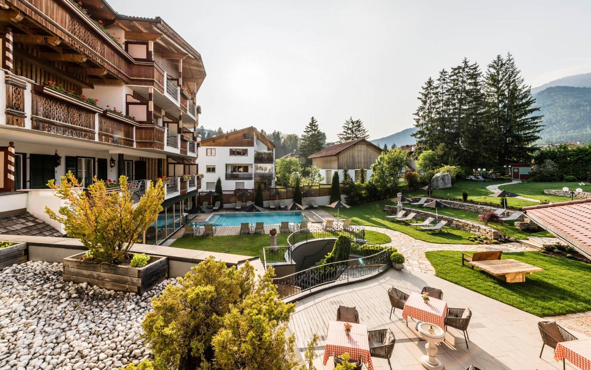 Mirabell Dolomites Hotel - Luxury Ayurveda & Spa Olang 外观 照片