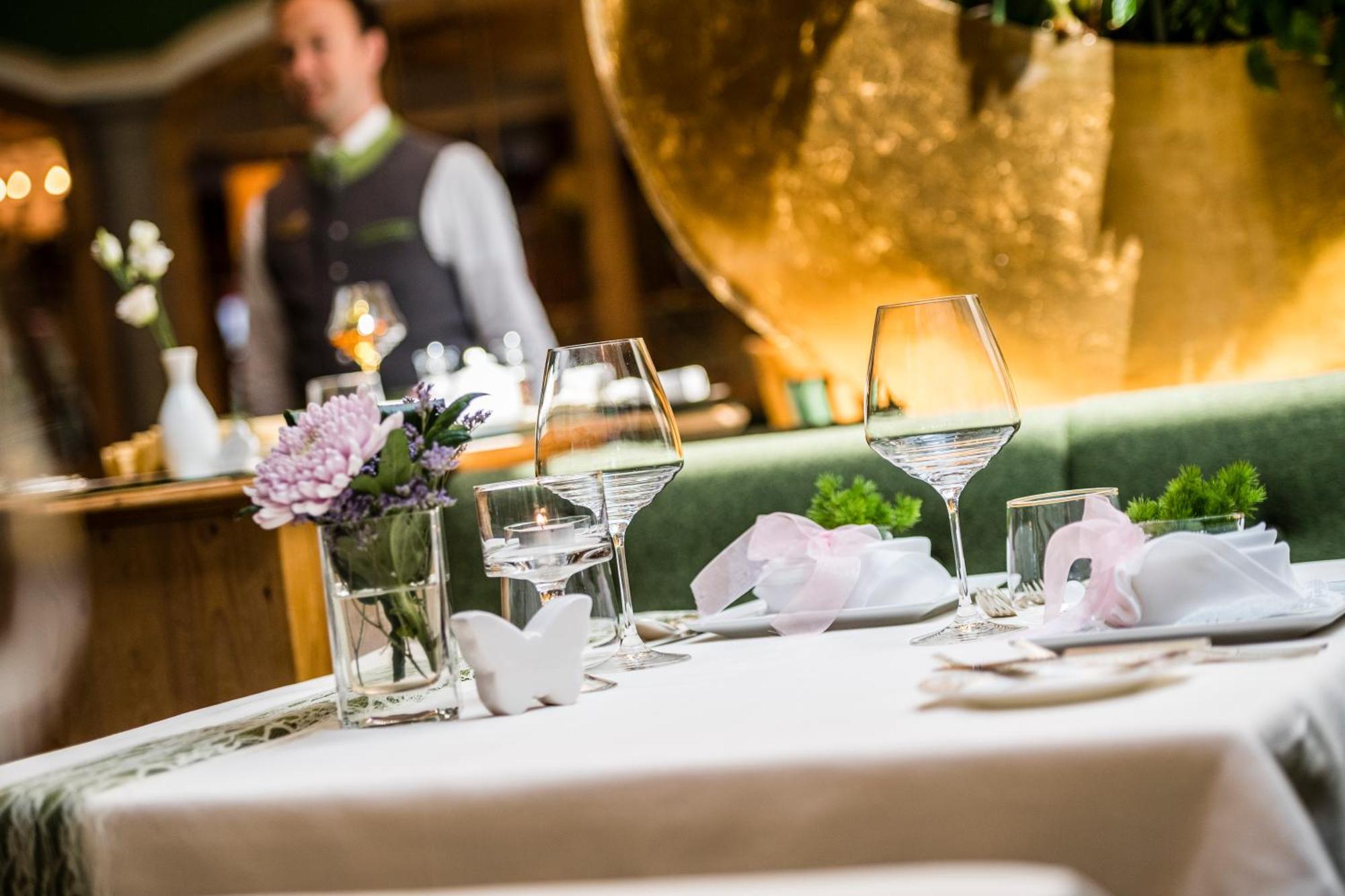 Mirabell Dolomites Hotel - Luxury Ayurveda & Spa Olang 外观 照片
