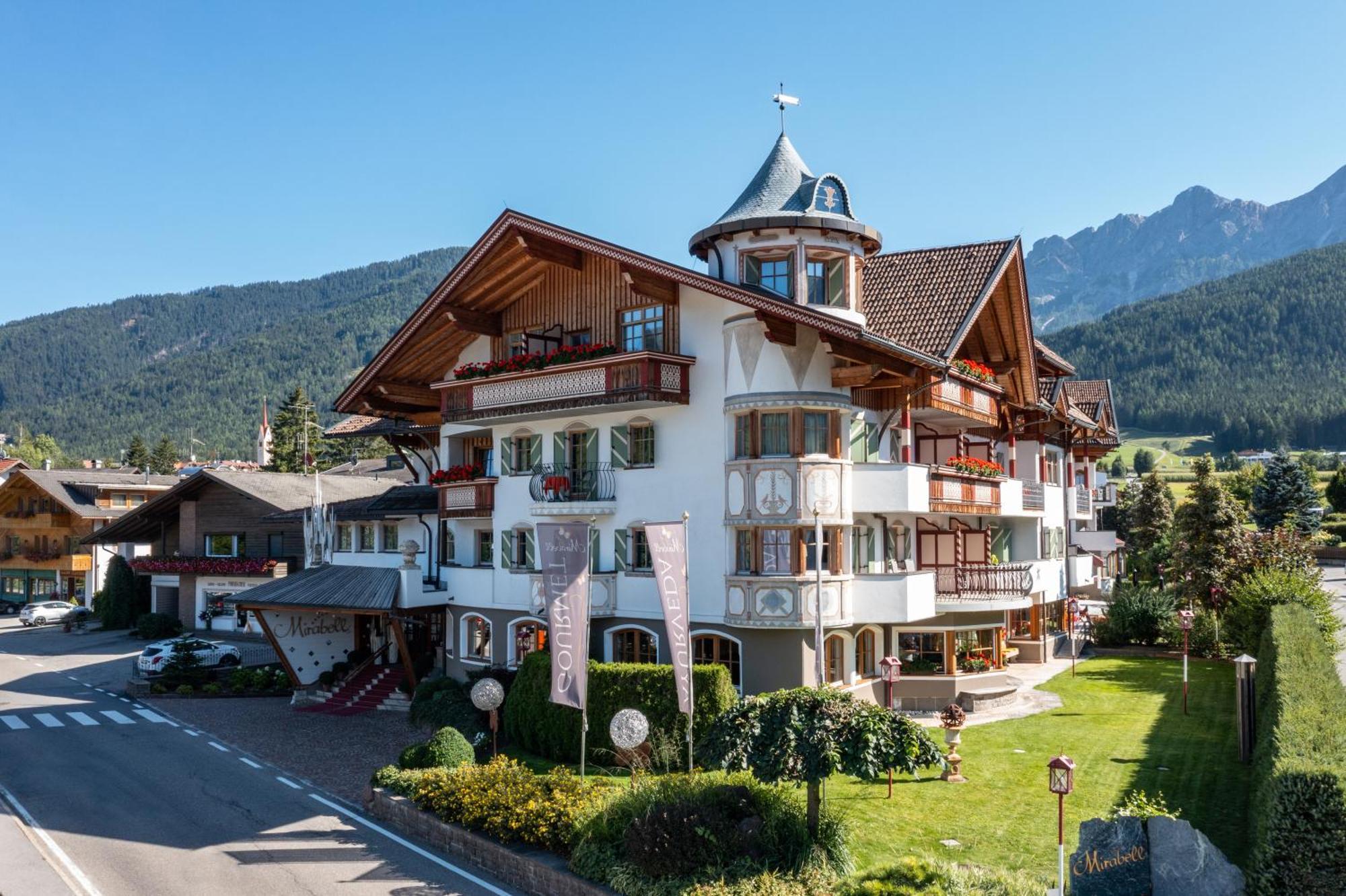 Mirabell Dolomites Hotel - Luxury Ayurveda & Spa Olang 外观 照片