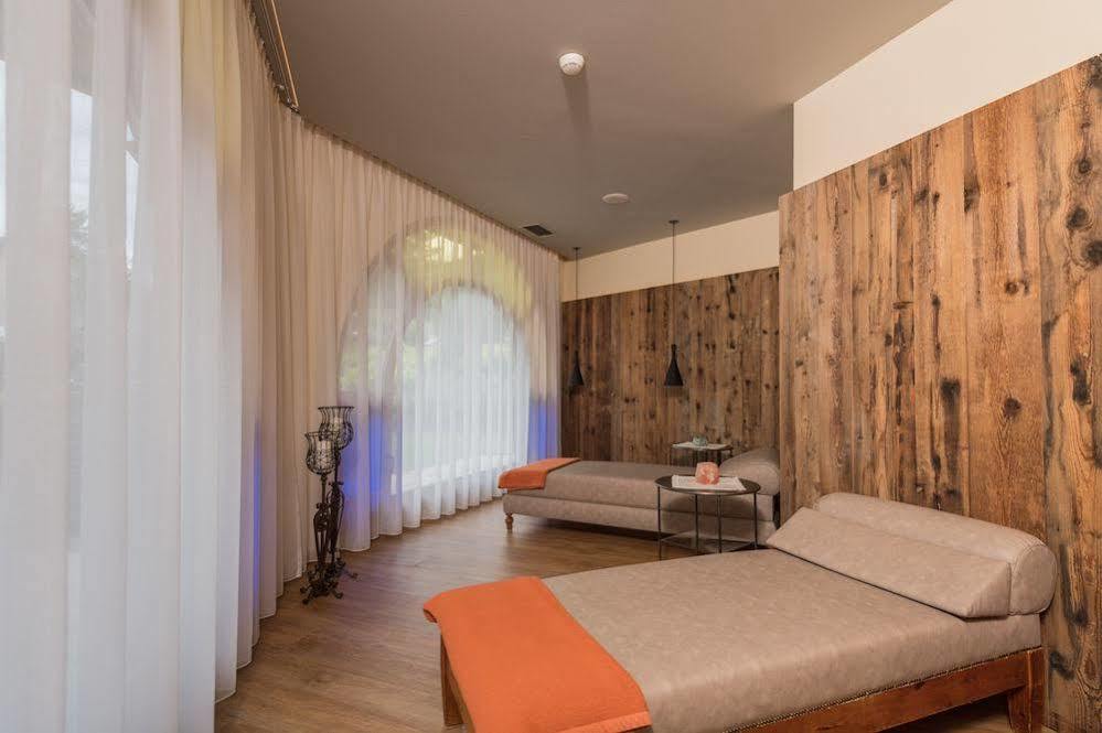 Mirabell Dolomites Hotel - Luxury Ayurveda & Spa Olang 外观 照片